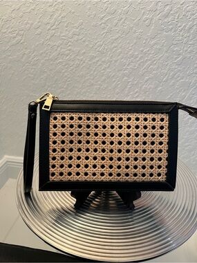 SHIRA LEAH CHICAGO NWOT Black and Natural Woven Wristlet Clutch
